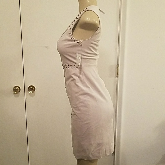 WOMEN'S Beige Beaded V-Neck Sleeveless Shift Dress - Picture 5 of 8